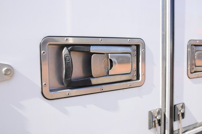 2025 Isuzu Trucks FSR 120/140-240 FSR 140-240 AMT Freezer