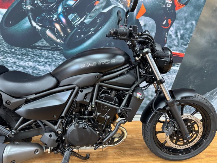 2025 Kawasaki ELIMINATOR METALLIC SPARK BLACK