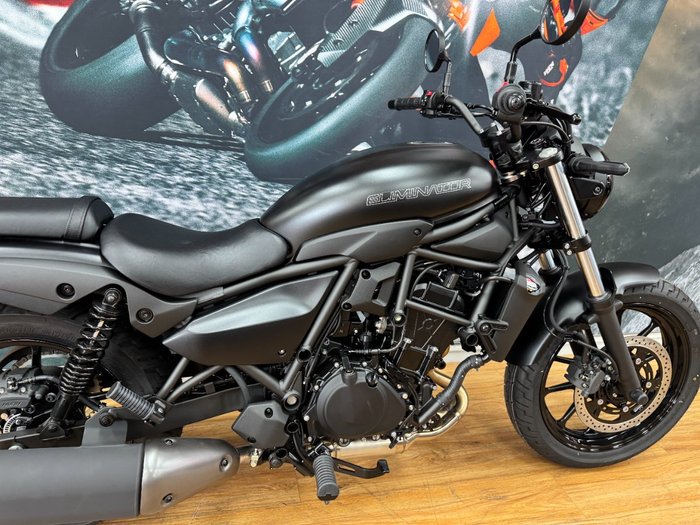 2025 Kawasaki ELIMINATOR METALLIC SPARK BLACK
