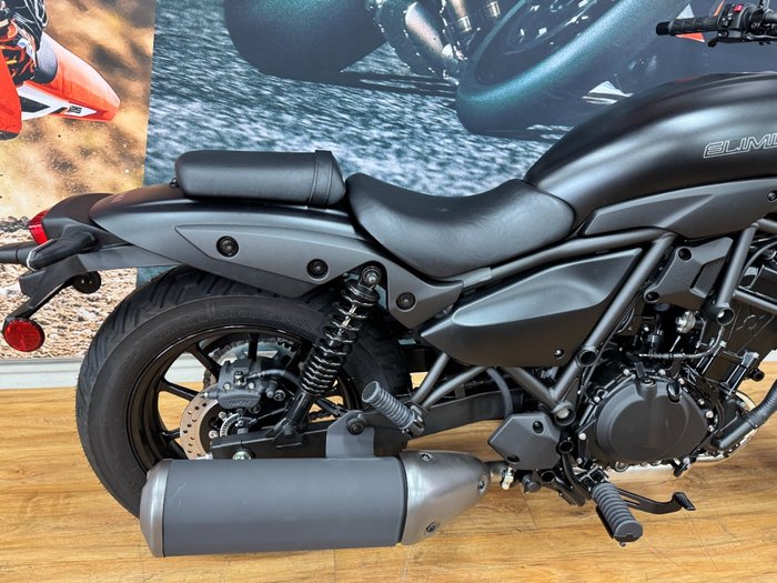 2025 Kawasaki ELIMINATOR METALLIC SPARK BLACK