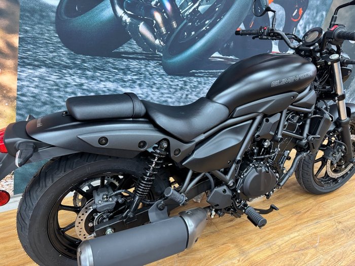 2025 Kawasaki ELIMINATOR METALLIC SPARK BLACK
