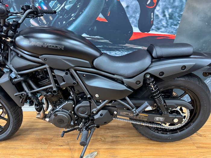2025 Kawasaki ELIMINATOR METALLIC SPARK BLACK