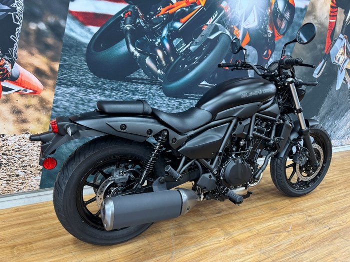 2025 Kawasaki ELIMINATOR METALLIC SPARK BLACK