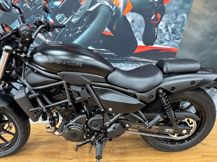 2025 Kawasaki ELIMINATOR METALLIC SPARK BLACK