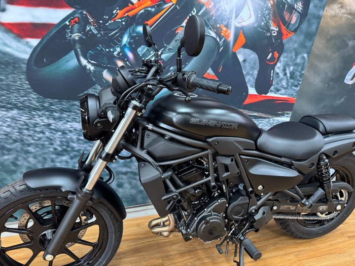 2025 Kawasaki ELIMINATOR METALLIC SPARK BLACK