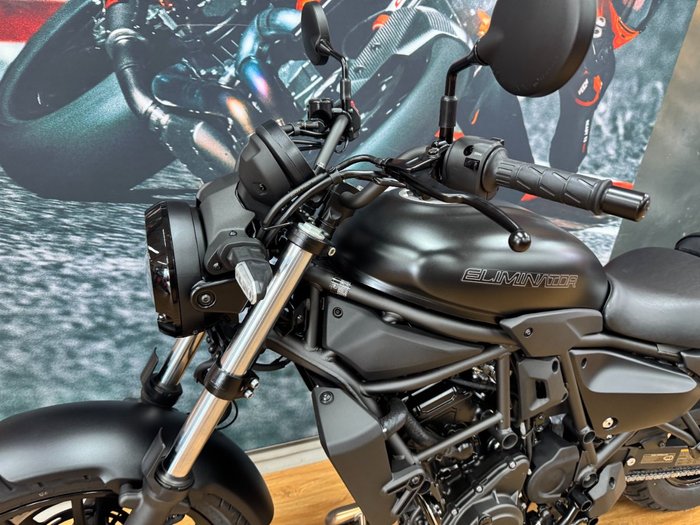 2025 Kawasaki ELIMINATOR METALLIC SPARK BLACK