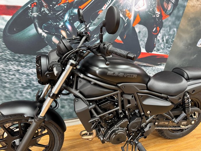 2025 Kawasaki ELIMINATOR METALLIC SPARK BLACK