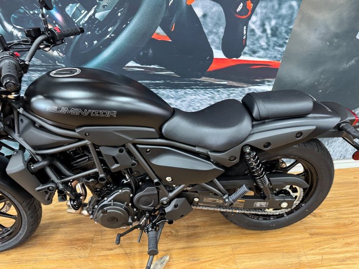 2025 Kawasaki ELIMINATOR METALLIC SPARK BLACK