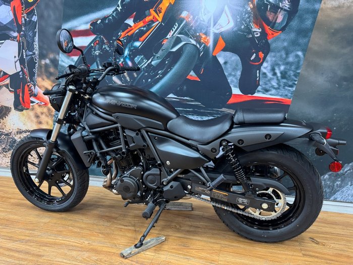 2025 Kawasaki ELIMINATOR METALLIC SPARK BLACK