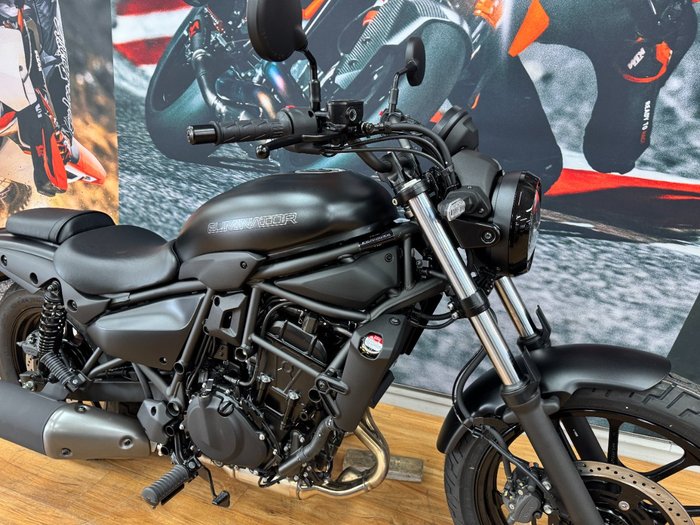 2025 Kawasaki ELIMINATOR METALLIC SPARK BLACK