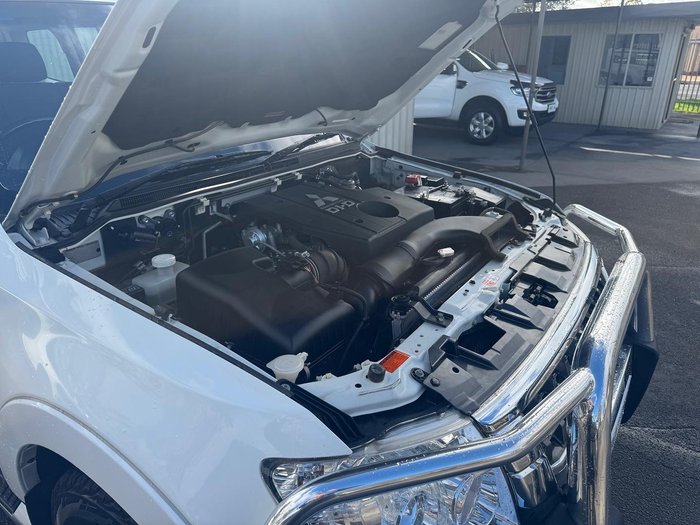 2019 Mitsubishi Pajero GLX