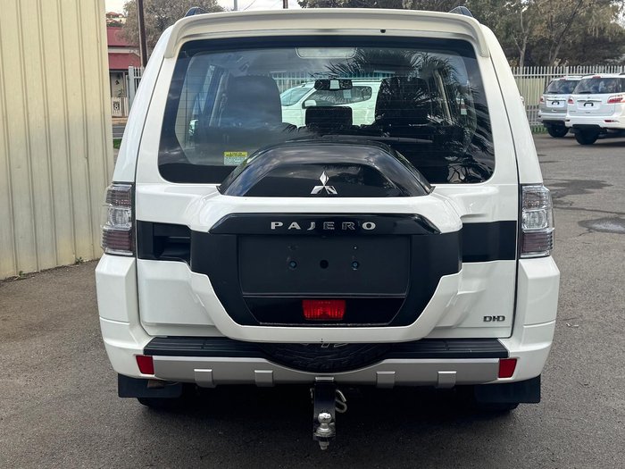 2019 Mitsubishi Pajero GLX