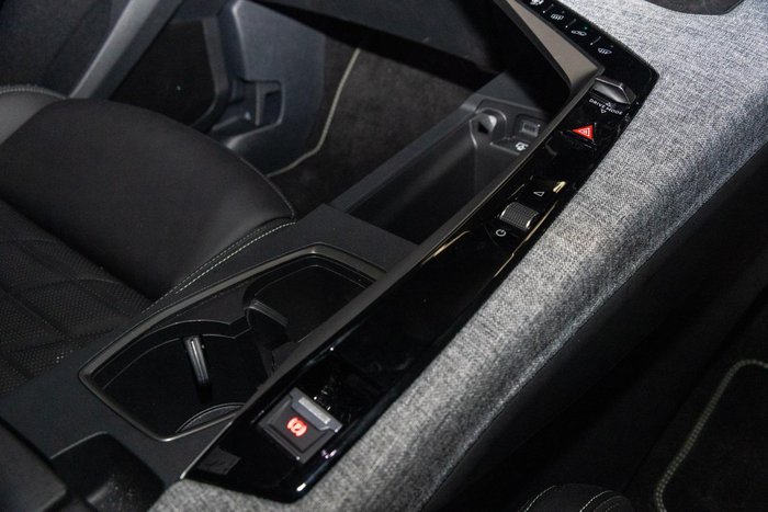 2024 Peugeot 3008 GT Premium Hybrid P64 MY25 Okenite White