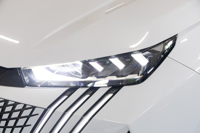 2024 Peugeot 3008 GT Premium Hybrid P64 MY25 Okenite White