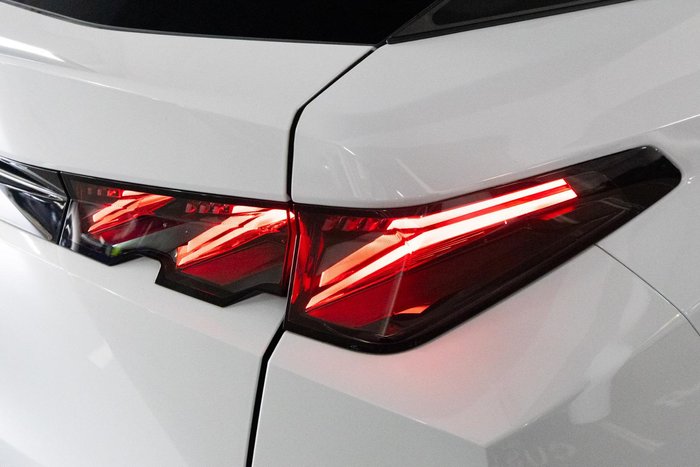 2024 Peugeot 3008 GT Premium Hybrid P64 MY25 Okenite White