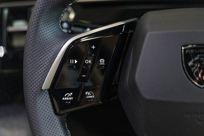 2025 Peugeot 3008 GT Premium Hybrid