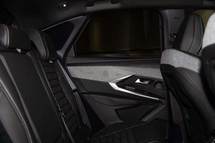 2025 Peugeot 3008 GT Premium Hybrid