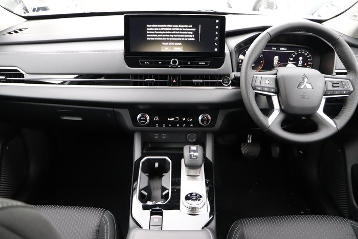 2025 Mitsubishi Outlander LS