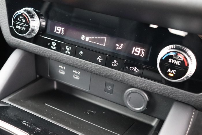 2025 Mitsubishi Outlander LS