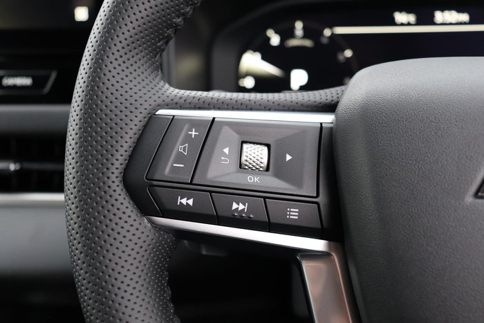 2025 Mitsubishi Outlander LS