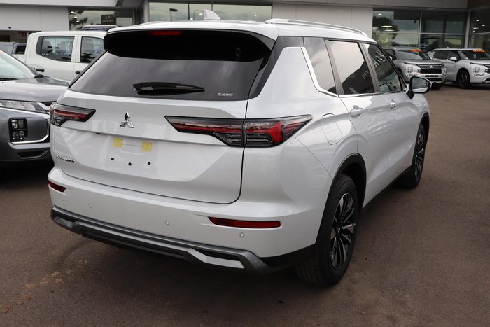 2025 Mitsubishi Outlander LS