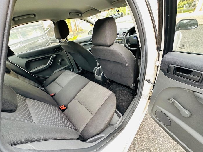 2005 Ford Focus CL LS Satin White