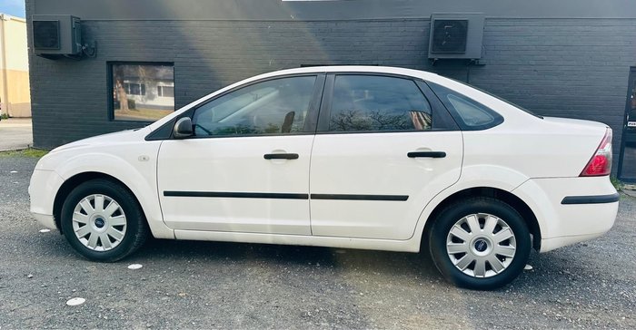 2005 Ford Focus CL LS Satin White