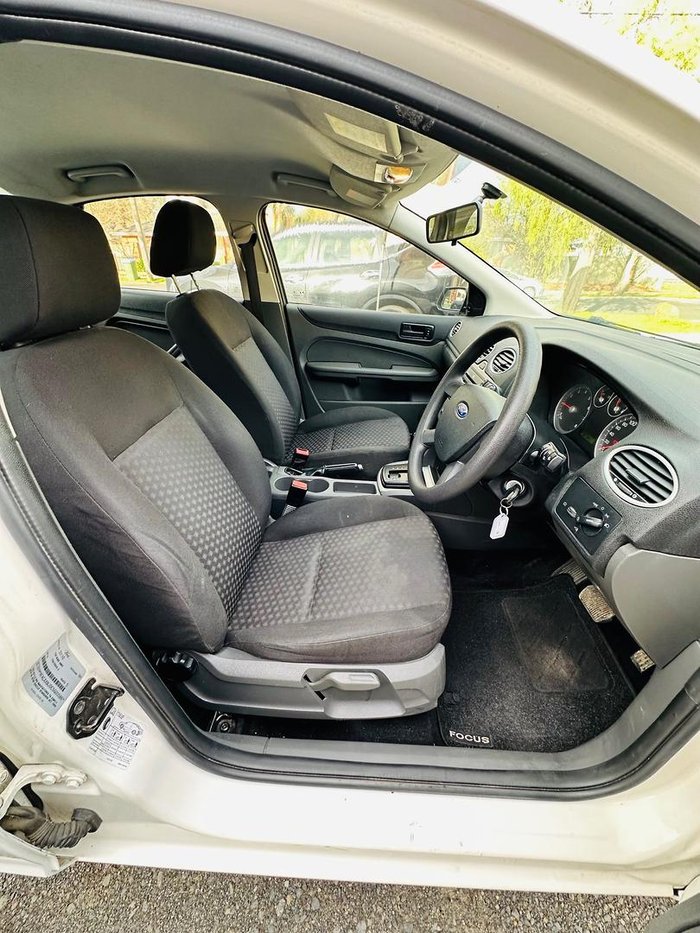 2005 Ford Focus CL LS Satin White