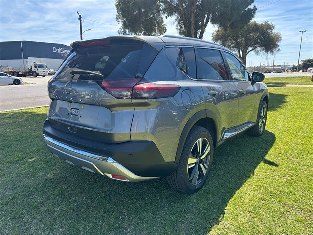 2025 Nissan T33 TI