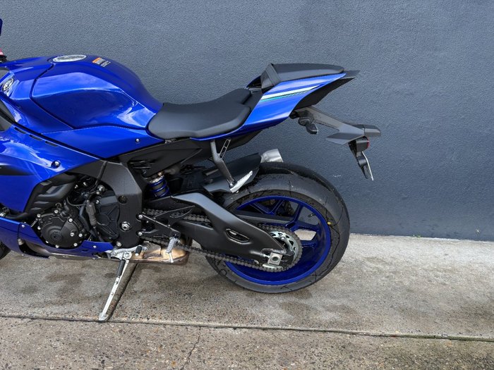 2025 Yamaha YZF-R1 BLUE