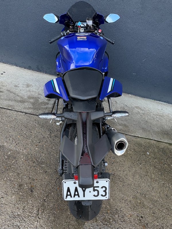 2025 Yamaha YZF-R1 BLUE