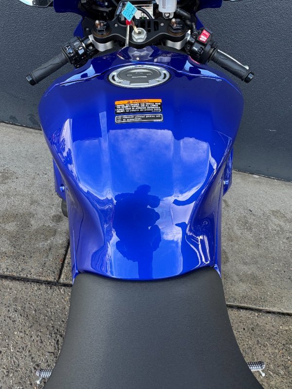 2025 Yamaha YZF-R1 BLUE