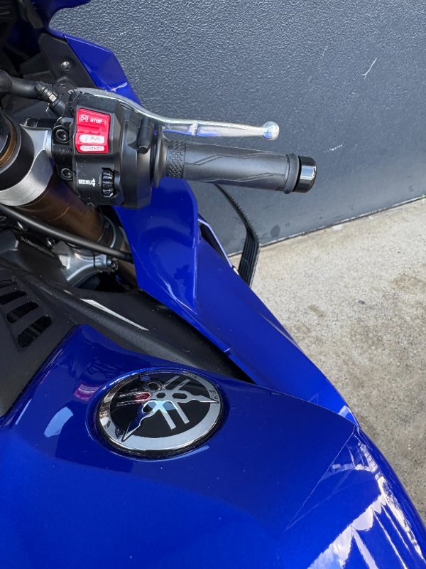 2025 Yamaha YZF-R1 BLUE