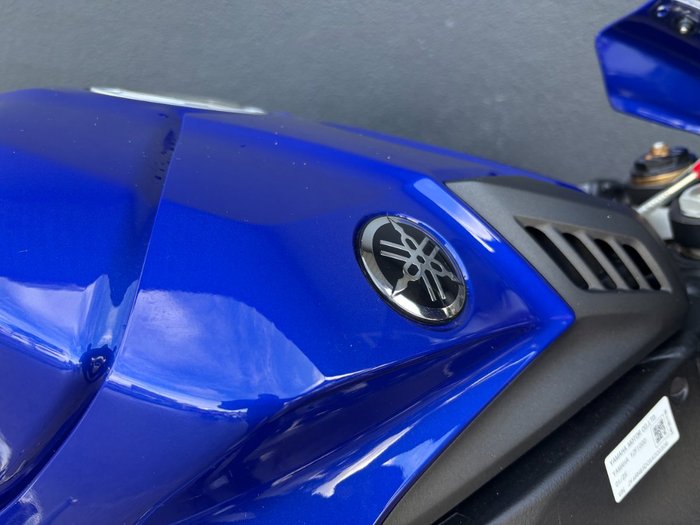 2025 Yamaha YZF-R1 BLUE