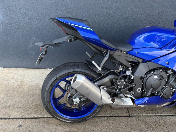 2025 Yamaha YZF-R1 BLUE