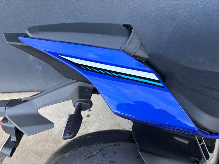 2025 Yamaha YZF-R1 BLUE