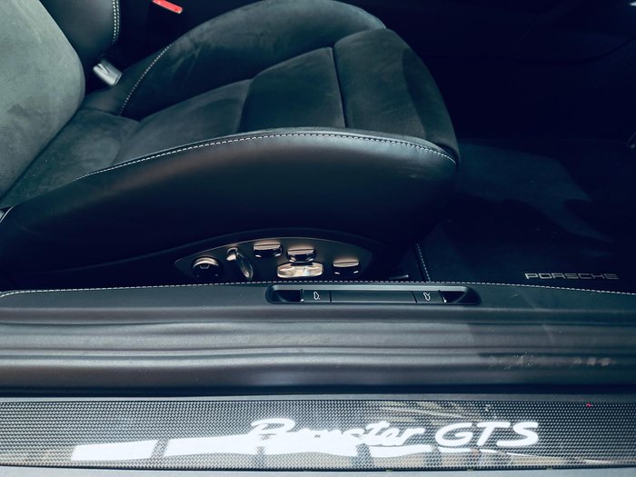 2024 Porsche 718 Boxster GTS 4.0 982 MY24 Crayon