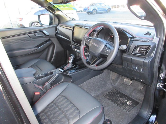 2025 Isuzu D-MAX X-TERRAIN