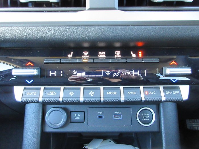 2025 Mitsubishi Triton GLS