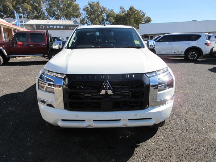 2025 Mitsubishi Triton GLS