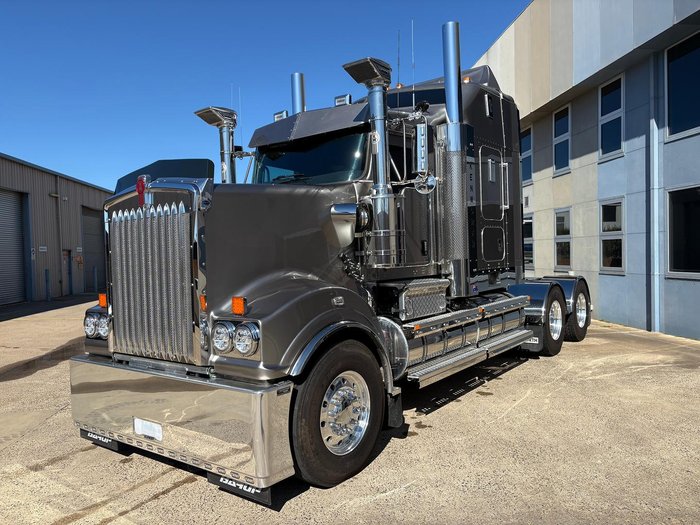 2024 Kenworth T909 Grey