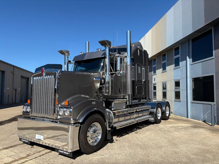 2024 Kenworth T909 Grey
