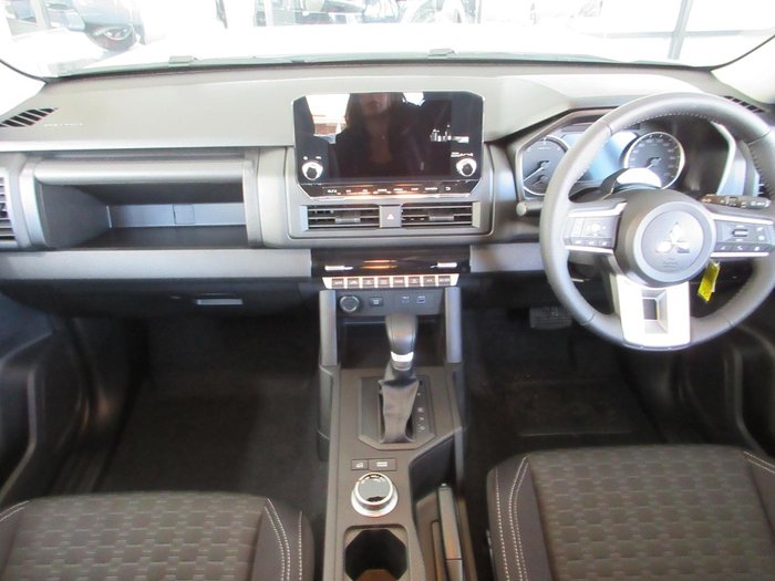 2025 Mitsubishi Triton GLX-R