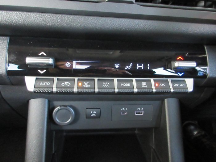 2025 Mitsubishi Triton GLX-R