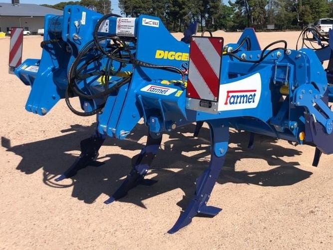 0 Farmet Digger 3N Linkage Deep Ripper With Spiked Roller BLUE
