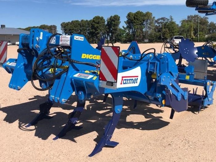 0 Farmet Digger 3N Linkage Deep Ripper With Spiked Roller BLUE