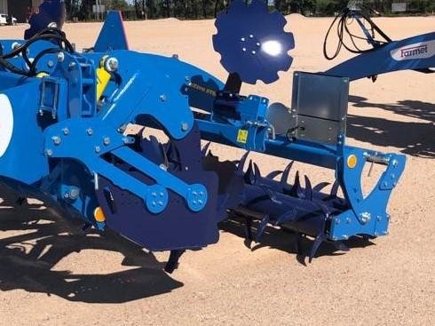 0 Farmet Digger 3N Linkage Deep Ripper With Spiked Roller BLUE