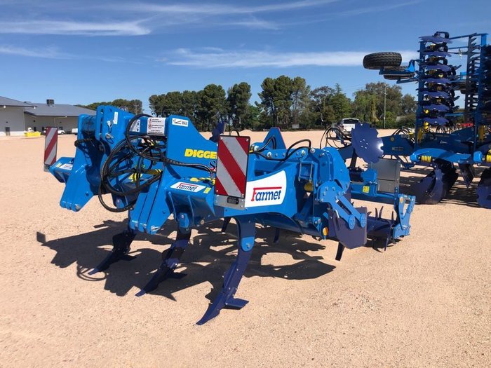 0 Farmet Digger 3N Linkage Deep Ripper With Spiked Roller BLUE