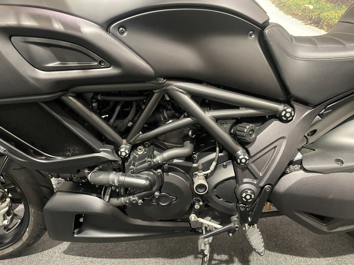 2015 DUCATI DIAVEL Black