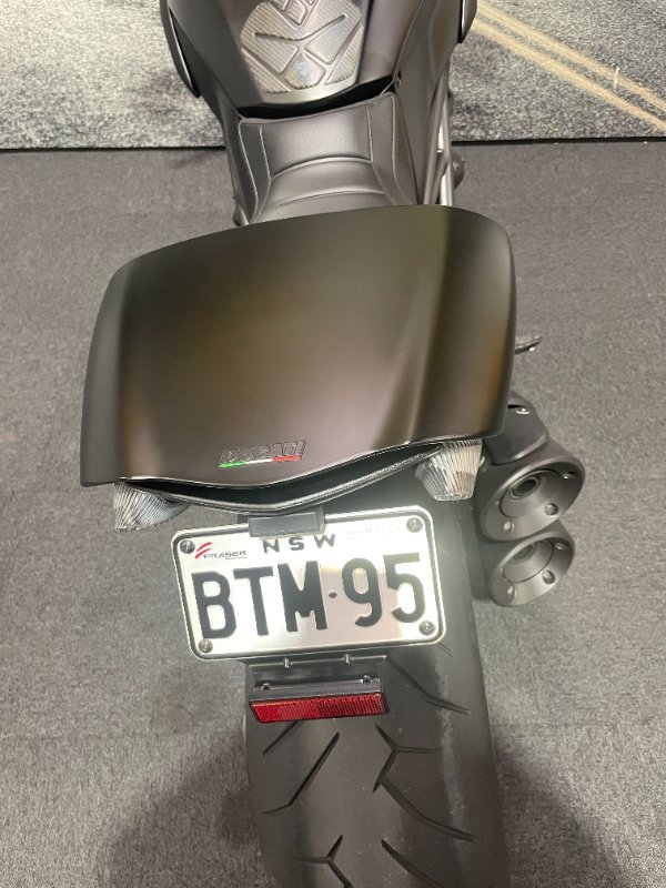 2015 DUCATI DIAVEL Black